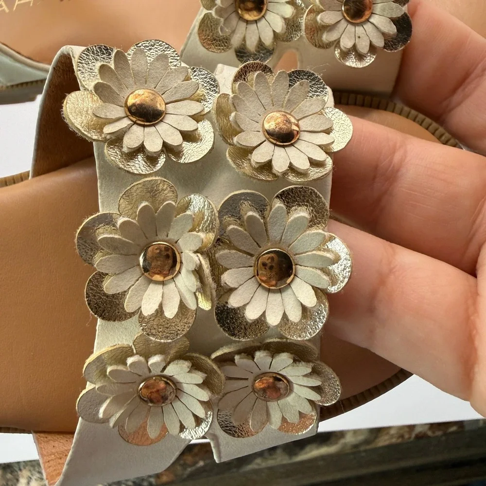 Tahari Girls White Gold Floral Applique Sandals Size 9 Toddler Dress Shoes